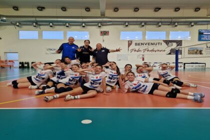Squadra di pallavolo U13 femminile Amicizia Volley Orsa Cuti durante una partita del campionato NextGeneration