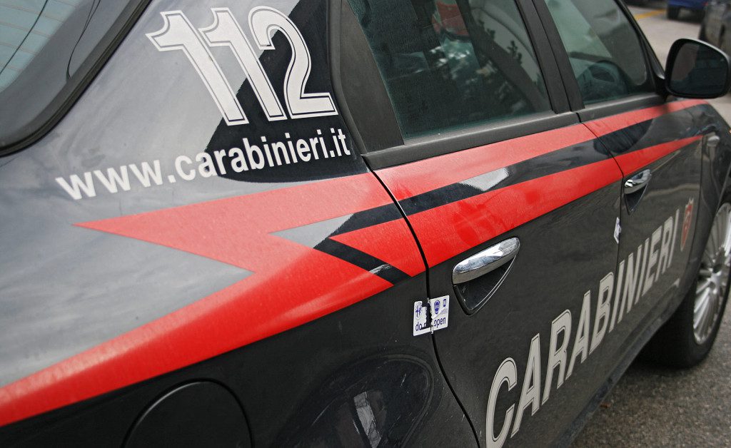 Carabinieri in azione durante un operazione