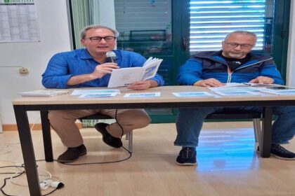 Giuseppe Milella durante la presentazione del suo libro