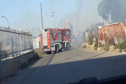 Vigili del Fuoco intervento incendio campo Acquaviva delle Fonti