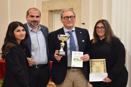 Giuseppe Milella poeta acquavivese riceve premio letteratura Bitetto 2025