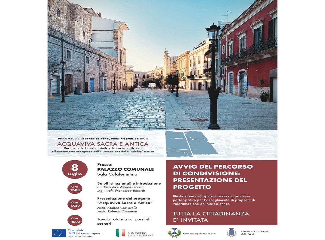 Centro storico di Acquaviva delle Fonti con basolato in pietra e palazzo comunale storico durante il progetto di riqualificazione Acquaviva Sacra e Antica