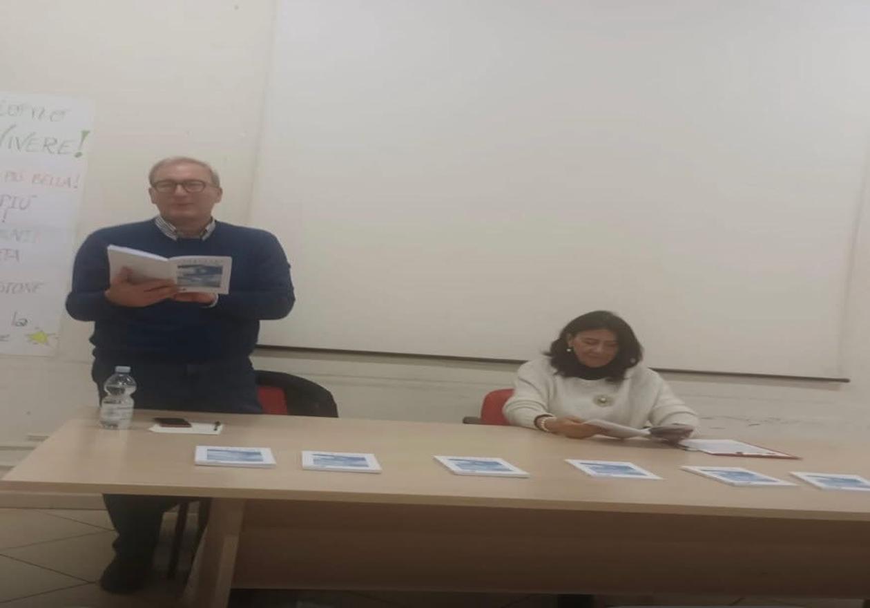 Foto di Giuseppe Milella Santeramo con Anna Larato alla presentazione del libro "Sfumature nell'anima" a Santeramo.