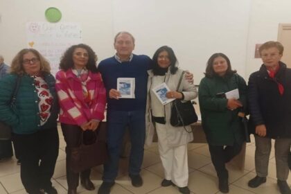 Foto di Giuseppe Milella Santeramo con Anna Larato alla presentazione del libro "Sfumature nell'anima" a Santeramo