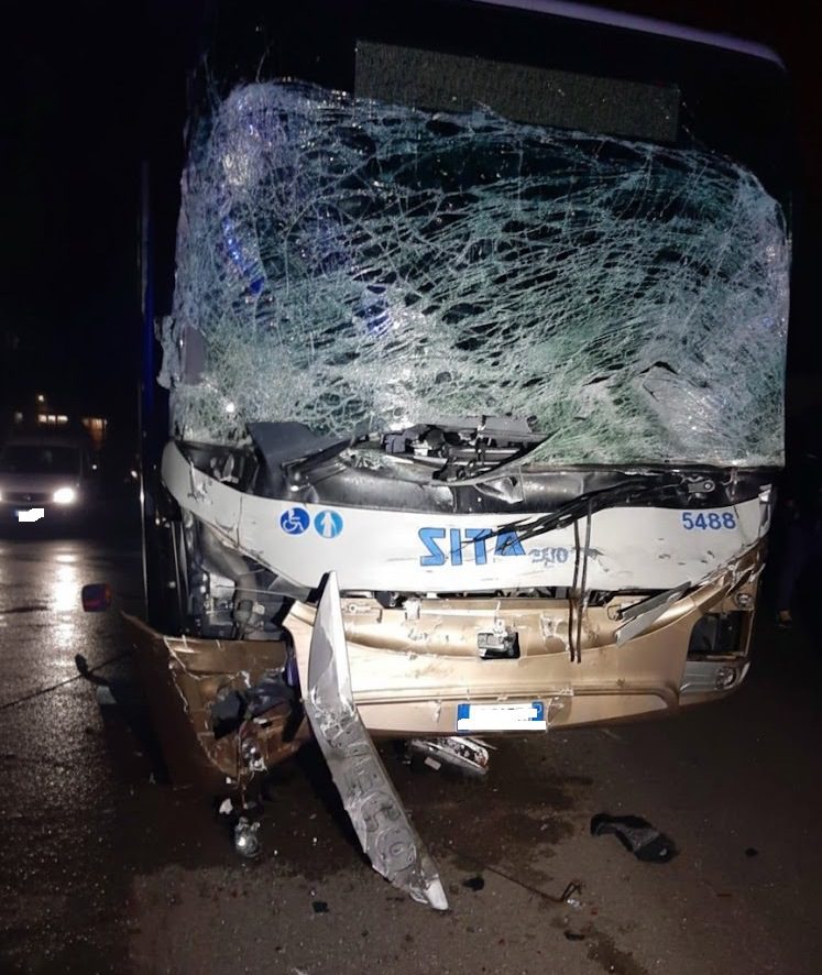 2 giovani morti nell'incidente Acquaviva-Adelfia: tragedia shock con pullman Sita