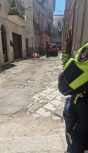 Intervento dei Vigili del Fuoco e Polizia Locale per l'incendio caldaia in via Sarra ad Acquaviva delle Fonti.