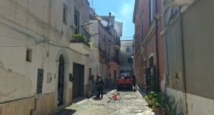 Intervento dei Vigili del Fuoco e Polizia Locale per l'incendio caldaia in via Sarra ad Acquaviva delle Fonti.