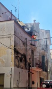 Intervento dei Vigili del Fuoco e Polizia Locale per l'incendio caldaia in via Sarra ad Acquaviva delle Fonti.