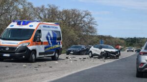 Incidente sulla strada provinciale Acquaviva - Santeramo: 2 auto distrutte vicino al Miulli