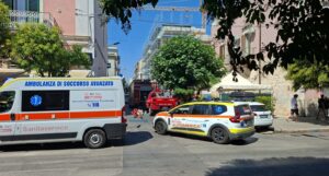 Incendio in via Tria ad Acquaviva: 2 giovani con estintore evitano il peggio 4 Incendio in via Tria ad Acquaviva: 2 giovani con estintore evitano il peggio