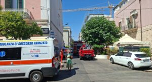 Incendio in via Tria ad Acquaviva: 2 giovani con estintore evitano il peggio 6 Incendio in via Tria ad Acquaviva: 2 giovani con estintore evitano il peggio